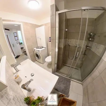 Premium Buda Hideaway-private Apartment, Extra Location, Wifi & Aircon Lägenhet *