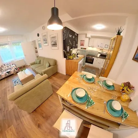 Lägenhet Premium Buda Hideaway-private Apartment, Extra Location, Wifi & Aircon Budapest