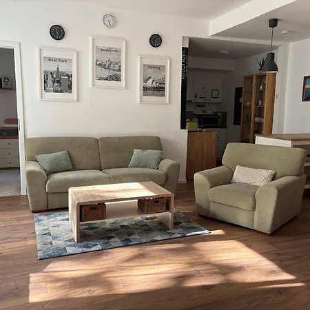 Apartment Varsanyi Home- Extra Location In The Heart Of Buda