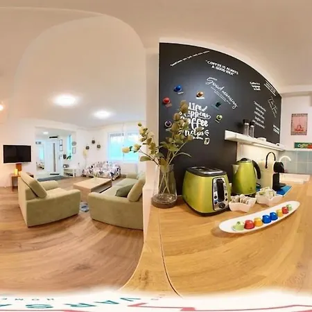 Premium Buda Hideaway-private Apartment, Extra Location, Wifi & Aircon * Budapest