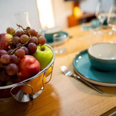 Premium Buda Hideaway-private Apartment, Extra Location, Wifi & Aircon Budapest