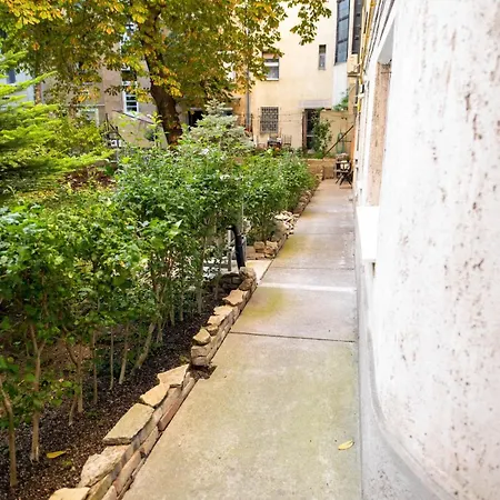 Premium Buda Hideaway-private Apartment, Extra Location, Wifi & Aircon Lejlighed *