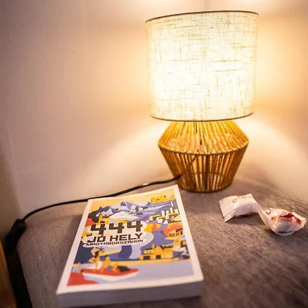 Lejlighed Premium Buda Hideaway-private Apartment, Extra Location, Wifi & Aircon Budapest