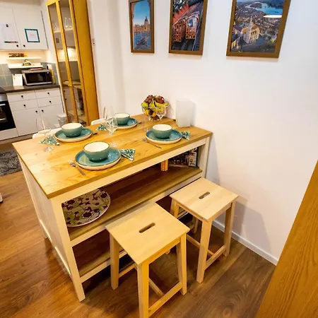 Lejlighed Premium Buda Hideaway-private Apartment, Extra Location, Wifi & Aircon *