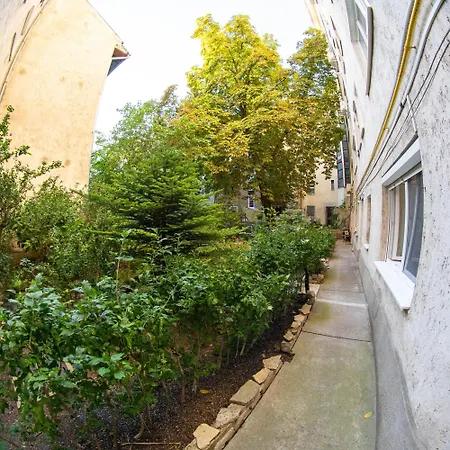 Premium Buda Hideaway-private Apartment, Extra Location, Wifi & Aircon * Budapest