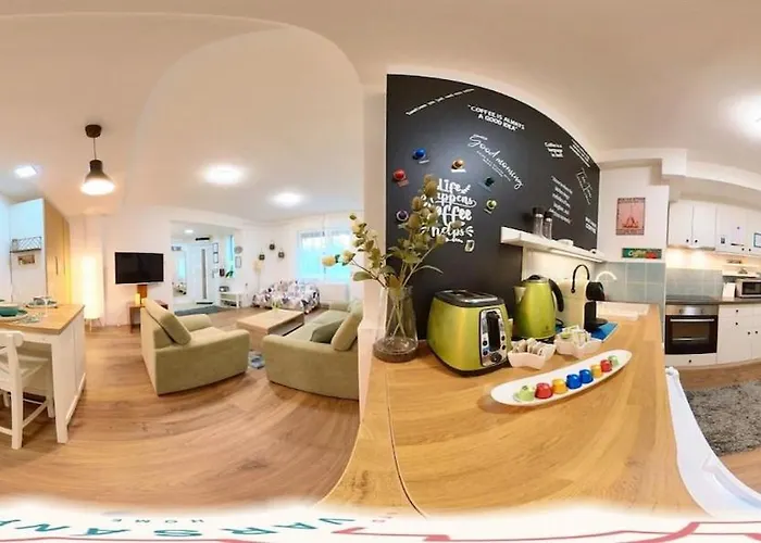 Varsanyi - Live Like A Local * 부다페스트
