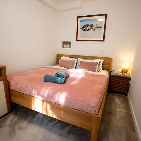 Premium Buda Hideaway-private Apartment, Extra Location, Wifi & Aircon Lejlighed Budapest